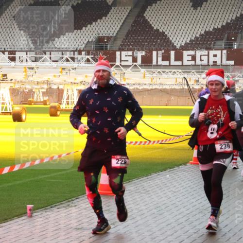 07.12.2025 - St. Pauli X-Mass-Run No. 15 Luisa Fischer http://msf.ph/oto/9385277 07.12.2025 11:34:18 Ziel 229, 8, 239, 3740, 56, 62, 72, 73, 85, 94, 103, 110, 142, 181, 229, 239, 260, 340, 349, 354, 378, 1361, 2056, 2219, 3139, 3253, 3254, 3448, 3549, 3601, 3737, 3740, 4649, 4844 meine-sportfotos.de