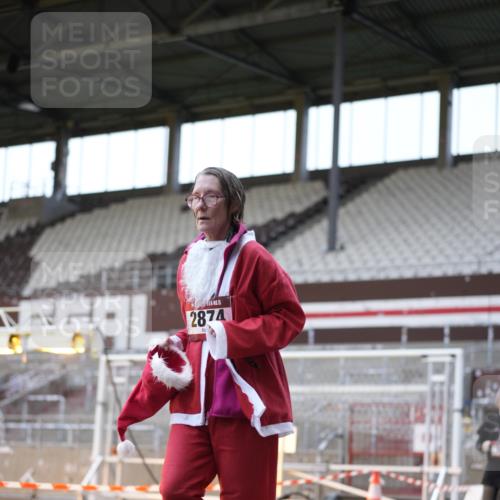 07.12.2025 - St. Pauli X-Mass-Run No. 15 Patografie http://msf.ph/oto/9385302 07.12.2025 10:28:59 Ziel 161, 165, 1308, 1330, 1566, 2397, 2874, 3669, 3938, 4073, 4265, 4291, 4446, 4543, 4544 meine-sportfotos.de