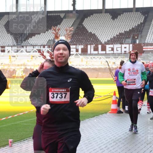 07.12.2025 - St. Pauli X-Mass-Run No. 15 Luisa Fischer http://msf.ph/oto/9385303 07.12.2025 11:34:23 Ziel 3740, 3737, 2219, 48447, 62, 72, 85, 94, 103, 110, 229, 239, 260, 340, 354, 378, 820, 825, 864, 869, 871, 1001, 1361, 1710, 1908, 2056, 2219, 2635, 3139, 3253, 3254, 3448, 3549, 3601, 3737, 3740, 4649, 4844 meine-sportfotos.de