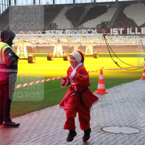 07.12.2025 - St. Pauli X-Mass-Run No. 15 Luisa Fischer http://msf.ph/oto/9385310 07.12.2025 10:17:11 Ziel 365, 1989, 1328, 1620, 1762, 1989, 1997, 2185, 2266, 2694, 2743, 3633, 4356, 4359, 4362, 4363, 4510, 4769 meine-sportfotos.de