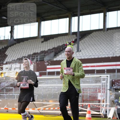 07.12.2025 - St. Pauli X-Mass-Run No. 15 Patografie http://msf.ph/oto/9385311 07.12.2025 10:29:01 Ziel 161, 165, 1308, 1330, 2874, 3299, 3669, 3938, 3942, 4073, 4265, 4291 meine-sportfotos.de