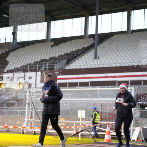 07.12.2025 - St. Pauli X-Mass-Run No. 15 Patografie http://msf.ph/oto/9385325 07.12.2025 10:29:04 Ziel 161, 165, 1308, 1330, 2874, 3299, 3669, 3938, 3942, 4073 meine-sportfotos.de
