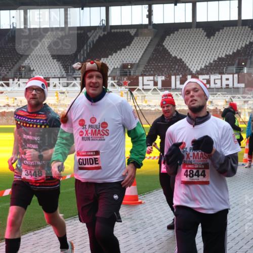 07.12.2025 - St. Pauli X-Mass-Run No. 15 Luisa Fischer http://msf.ph/oto/9385333 07.12.2025 11:34:26 Ziel 69, 3448, 15, 15, 4844, 229, 239, 354, 378, 820, 825, 864, 869, 871, 1001, 1710, 1908, 2056, 2219, 2277, 2280, 2635, 3139, 3253, 3254, 3448, 3549, 3601, 3737, 3740, 4649, 4844 meine-sportfotos.de