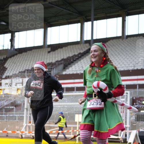 07.12.2025 - St. Pauli X-Mass-Run No. 15 Patografie http://msf.ph/oto/9385340 07.12.2025 10:29:05 Ziel 161, 165, 1308, 1330, 2874, 3299, 3669, 3938, 3942, 4073 meine-sportfotos.de