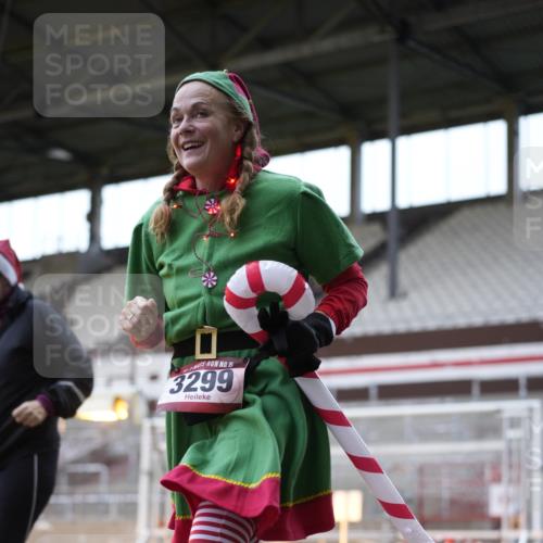 07.12.2025 - St. Pauli X-Mass-Run No. 15 Patografie http://msf.ph/oto/9385344 07.12.2025 10:29:06 Ziel 161, 165, 2874, 3299, 3669, 3938, 3942, 4073 meine-sportfotos.de