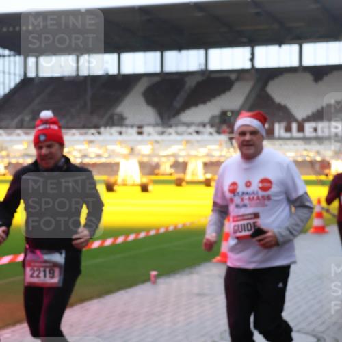 07.12.2025 - St. Pauli X-Mass-Run No. 15 Luisa Fischer http://msf.ph/oto/9385345 07.12.2025 11:34:28 Ziel 2219, 229, 239, 354, 378, 820, 825, 864, 869, 871, 1001, 1710, 1908, 2056, 2219, 2277, 2280, 2635, 3139, 3253, 3448, 3549, 3601, 3737, 3740, 4649, 4844 meine-sportfotos.de