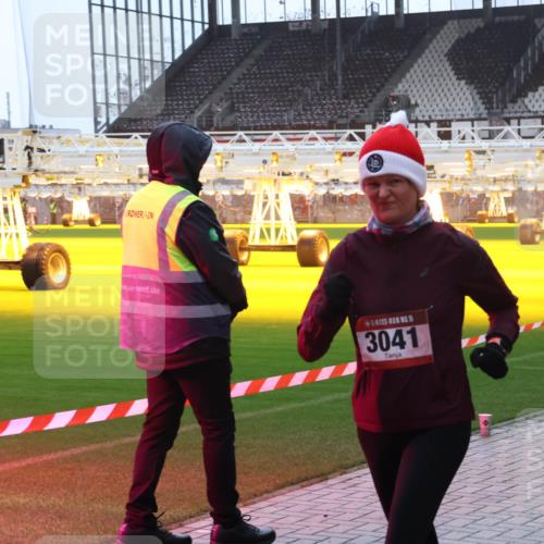 07.12.2025 - St. Pauli X-Mass-Run No. 15 Luisa Fischer http://msf.ph/oto/9385352 07.12.2025 11:34:30 Ziel 15, 3041, 229, 239, 354, 378, 820, 825, 864, 869, 871, 1001, 1710, 1908, 2056, 2219, 2277, 2280, 2635, 3139, 3387, 3448, 3549, 3601, 3737, 3740, 4649, 4844 meine-sportfotos.de