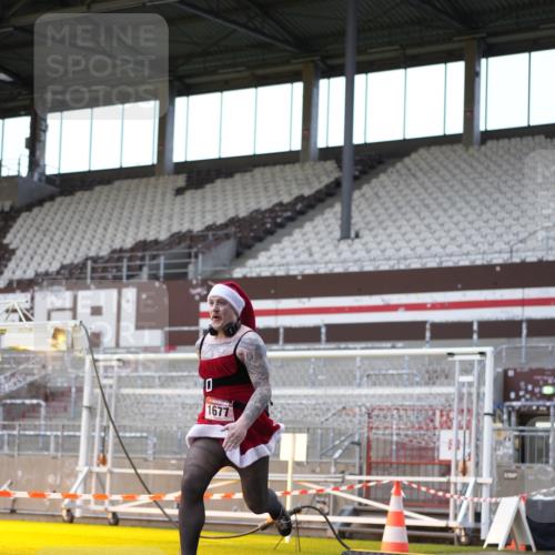 07.12.2025 - St. Pauli X-Mass-Run No. 15 Patografie http://msf.ph/oto/9385353 07.12.2025 10:29:12 Ziel 161, 165, 1548, 1550, 1677, 1842, 2874, 3115, 3299, 3470, 3938, 3942 meine-sportfotos.de