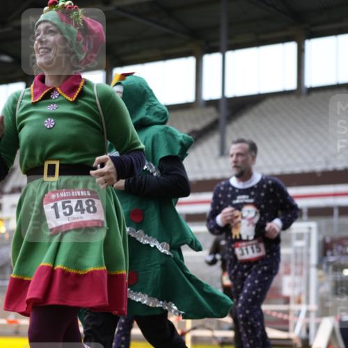 07.12.2025 - St. Pauli X-Mass-Run No. 15 Patografie http://msf.ph/oto/9385376 07.12.2025 10:29:15 Ziel 161, 165, 450, 1548, 1550, 1677, 1842, 3115, 3299, 3470, 3938, 3942 meine-sportfotos.de