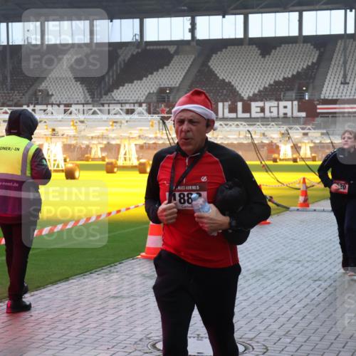 07.12.2025 - St. Pauli X-Mass-Run No. 15 Luisa Fischer http://msf.ph/oto/9385380 07.12.2025 10:17:15 Ziel 15, 1188, 20, 1620, 1762, 1989, 1997, 2185, 2266, 2694, 3229, 3633, 3987, 4356, 4359, 4362, 4363, 4510, 4769 meine-sportfotos.de