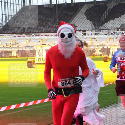 07.12.2025 - St. Pauli X-Mass-Run No. 15 Luisa Fischer http://msf.ph/oto/9385401 07.12.2025 11:34:53 Ziel 5, 864, 15, 820, 704, 782, 820, 825, 864, 869, 871, 1001, 1710, 1908, 2277, 2280, 2456, 2458, 2635, 2704, 2706, 2809, 3139, 3387, 3448, 3549 meine-sportfotos.de