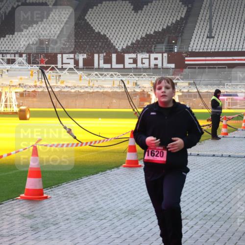 07.12.2025 - St. Pauli X-Mass-Run No. 15 Luisa Fischer http://msf.ph/oto/9385410 07.12.2025 10:17:17 Ziel 1620, 1762, 1620, 1762, 1989, 1997, 2185, 2266, 2694, 3229, 3633, 3987, 4356, 4359, 4362, 4363, 4510, 4769 meine-sportfotos.de
