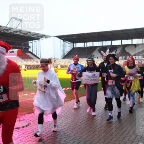 07.12.2025 - St. Pauli X-Mass-Run No. 15 Luisa Fischer http://msf.ph/oto/9385413 07.12.2025 11:34:54 Ziel 864, 1001, 820, 786, 869, 2277, 1908, 871, 2635, 825, 704, 782, 820, 825, 864, 869, 871, 1001, 1710, 1908, 2277, 2280, 2456, 2458, 2635, 2704, 2706, 2809, 3139, 3387, 3448, 3549 meine-sportfotos.de