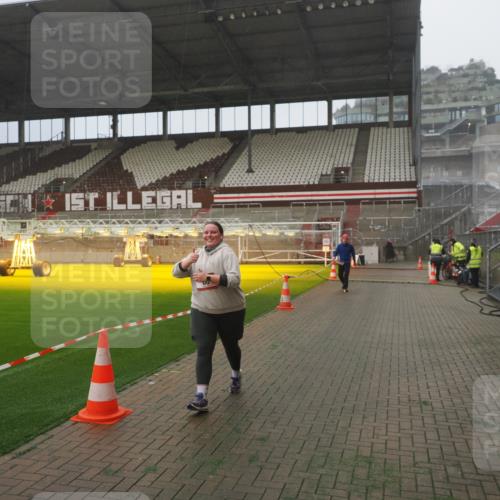 07.12.2025 - St. Pauli X-Mass-Run No. 15 Fabian Wolf http://msf.ph/oto/9385414 07.12.2025 10:13:39 Ziel 88, 970, 1699, 2905 meine-sportfotos.de