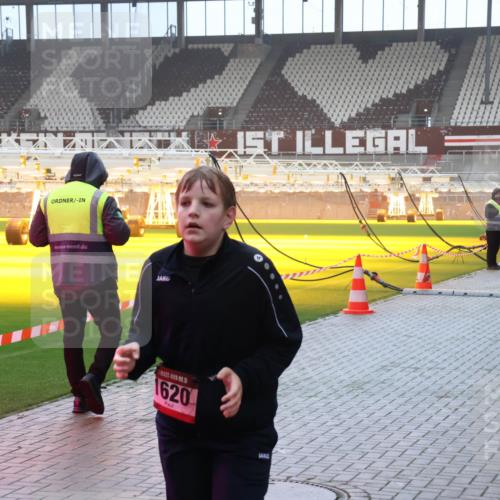 07.12.2025 - St. Pauli X-Mass-Run No. 15 Luisa Fischer http://msf.ph/oto/9385418 07.12.2025 10:17:18 Ziel 1620, 1762, 1620, 1762, 1989, 1997, 2185, 2266, 2694, 3229, 3522, 3633, 3987, 4356, 4359, 4362, 4363, 4510, 4769 meine-sportfotos.de