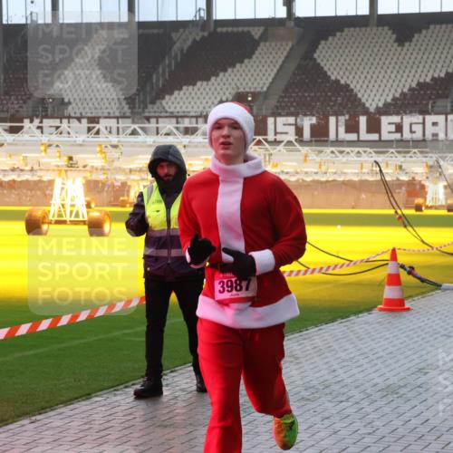 07.12.2025 - St. Pauli X-Mass-Run No. 15 Luisa Fischer http://msf.ph/oto/9385431 07.12.2025 10:17:27 Ziel 6709, 3987, 257, 268, 1620, 1762, 1989, 1997, 2185, 2266, 2694, 3229, 3522, 3633, 3874, 3987, 4114, 4356, 4359, 4363, 4510, 4764, 4769 meine-sportfotos.de