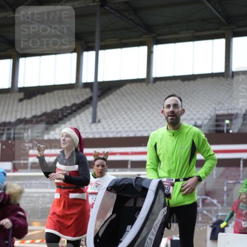 07.12.2025 - St. Pauli X-Mass-Run No. 15 Patografie http://msf.ph/oto/9385437 07.12.2025 10:29:26 Ziel 450, 458, 1039, 1198, 1204, 1209, 1373, 1548, 1550, 1677, 1842, 2001, 3080, 3115, 3468, 3469, 3470, 4007, 4009, 4126, 4264, 4266, 4293, 4296, 4440, 4531, 4695 meine-sportfotos.de