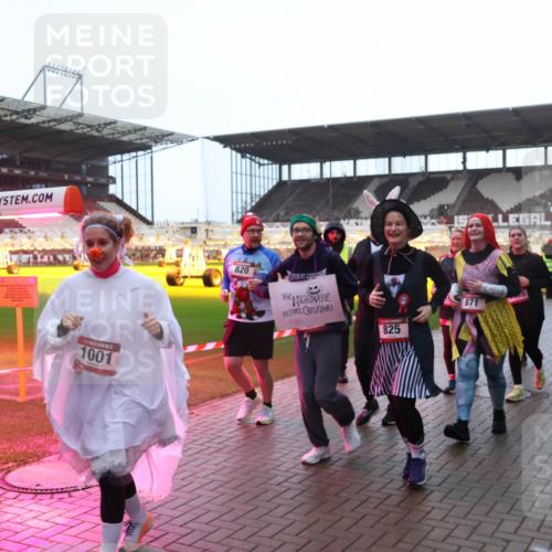 07.12.2025 - St. Pauli X-Mass-Run No. 15 Luisa Fischer http://msf.ph/oto/9385440 07.12.2025 11:34:55 Ziel 0, 1001, 820, 825, 871, 704, 782, 820, 825, 864, 869, 871, 1001, 1710, 1908, 2277, 2280, 2456, 2458, 2635, 2704, 2706, 2809, 3387, 3448 meine-sportfotos.de