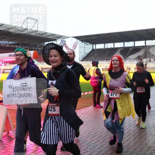 07.12.2025 - St. Pauli X-Mass-Run No. 15 Luisa Fischer http://msf.ph/oto/9385446 07.12.2025 11:34:56 Ziel 15, 825, 871, 2635, 2277, 704, 782, 820, 825, 864, 869, 871, 1001, 1710, 1908, 2277, 2280, 2456, 2458, 2635, 2704, 2706, 2809, 3387, 3448 meine-sportfotos.de