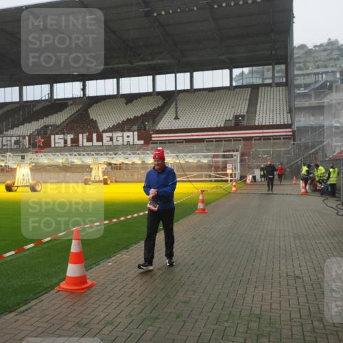 07.12.2025 - St. Pauli X-Mass-Run No. 15 Fabian Wolf http://msf.ph/oto/9385451 07.12.2025 10:13:47 Ziel 88, 970, 1699, 2905, 2951 meine-sportfotos.de