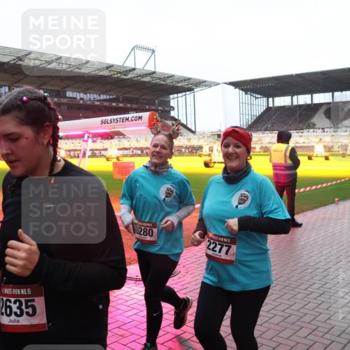 07.12.2025 - St. Pauli X-Mass-Run No. 15 Luisa Fischer http://msf.ph/oto/9385452 07.12.2025 11:34:59 Ziel 15, 2635, 280, 15, 2277, 704, 782, 820, 825, 864, 869, 871, 1001, 1710, 1908, 2277, 2280, 2456, 2458, 2635, 2704, 2706, 2809, 3387, 3448 meine-sportfotos.de