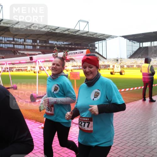 07.12.2025 - St. Pauli X-Mass-Run No. 15 Luisa Fischer http://msf.ph/oto/9385453 07.12.2025 11:34:59 Ziel 280, 15, 277, 704, 782, 820, 825, 864, 869, 871, 1001, 1710, 1908, 2277, 2280, 2456, 2458, 2635, 2704, 2706, 2809, 3387, 3448 meine-sportfotos.de