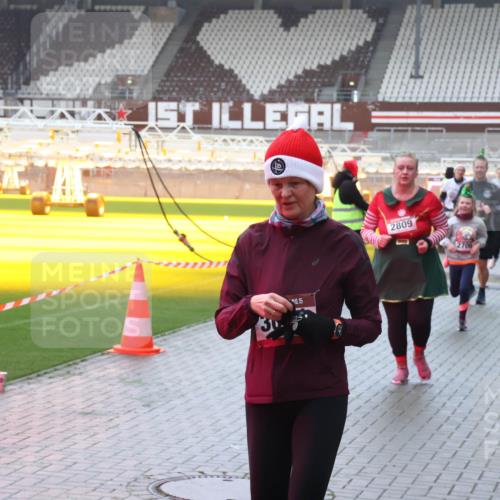 07.12.2025 - St. Pauli X-Mass-Run No. 15 Luisa Fischer http://msf.ph/oto/9385458 07.12.2025 11:35:04 Ziel 30, 40, 15, 2809, 2706, 316, 704, 782, 820, 825, 864, 869, 871, 1001, 1710, 1908, 2277, 2280, 2413, 2456, 2458, 2635, 2704, 2706, 2809, 3387 meine-sportfotos.de