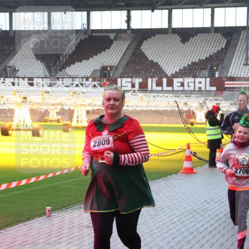 07.12.2025 - St. Pauli X-Mass-Run No. 15 Luisa Fischer http://msf.ph/oto/9385467 07.12.2025 11:35:07 Ziel 2809, 422, 2706, 782, 316, 704, 782, 820, 825, 864, 869, 871, 1001, 1710, 1908, 2277, 2280, 2413, 2456, 2458, 2635, 2704, 2706, 2809, 3005, 3387 meine-sportfotos.de