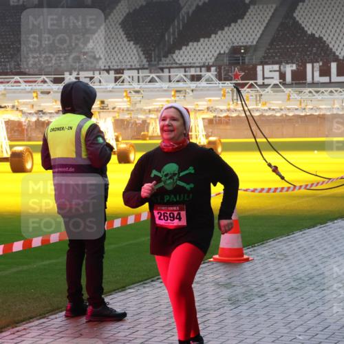 07.12.2025 - St. Pauli X-Mass-Run No. 15 Luisa Fischer http://msf.ph/oto/9385468 07.12.2025 10:17:41 Ziel 5, 2694, 257, 268, 1620, 1762, 1989, 1997, 2688, 2694, 2725, 2952, 3229, 3522, 3633, 3874, 3987, 4114, 4339, 4356, 4359, 4764, 4769 meine-sportfotos.de