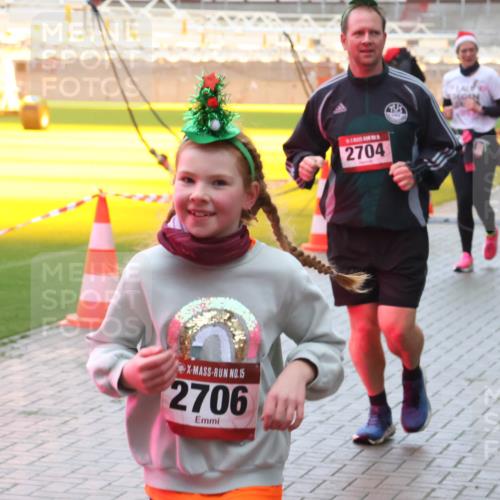 07.12.2025 - St. Pauli X-Mass-Run No. 15 Luisa Fischer http://msf.ph/oto/9385471 07.12.2025 11:35:08 Ziel 15, 2706, 2704, 316, 704, 782, 820, 864, 869, 871, 1001, 1908, 2277, 2280, 2413, 2456, 2458, 2635, 2704, 2706, 2809, 3005, 3387 meine-sportfotos.de
