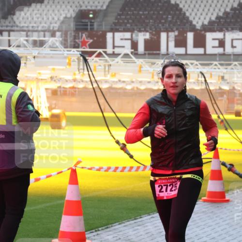 07.12.2025 - St. Pauli X-Mass-Run No. 15 Luisa Fischer http://msf.ph/oto/9385494 07.12.2025 10:17:50 Ziel 15, 2725, 257, 268, 1161, 1162, 1762, 2688, 2694, 2725, 2952, 3229, 3522, 3874, 3987, 4114, 4127, 4339, 4764 meine-sportfotos.de