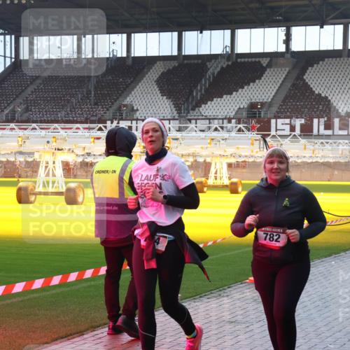 07.12.2025 - St. Pauli X-Mass-Run No. 15 Luisa Fischer http://msf.ph/oto/9385507 07.12.2025 11:35:13 Ziel 7, 15, 782, 316, 704, 782, 2413, 2456, 2458, 2481, 2704, 2706, 2809, 3005, 3387 meine-sportfotos.de