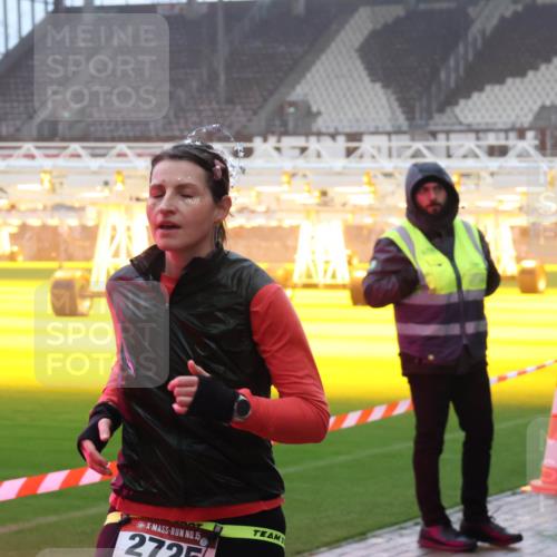 07.12.2025 - St. Pauli X-Mass-Run No. 15 Luisa Fischer http://msf.ph/oto/9385508 07.12.2025 10:17:51 Ziel 15, 272, 1, 257, 268, 1161, 1162, 1762, 2688, 2694, 2725, 2952, 3229, 3522, 3874, 3987, 4114, 4127, 4339, 4764 meine-sportfotos.de