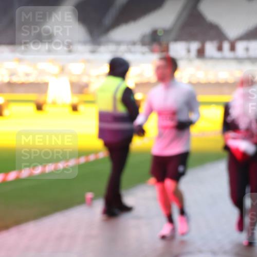 07.12.2025 - St. Pauli X-Mass-Run No. 15 Luisa Fischer http://msf.ph/oto/9385524 07.12.2025 11:35:18 Ziel 316, 704, 782, 2413, 2456, 2458, 2481, 2704, 2706, 2809, 3005, 3148, 3149 meine-sportfotos.de