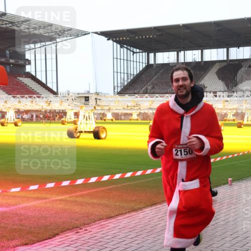 07.12.2025 - St. Pauli X-Mass-Run No. 15 Luisa Fischer http://msf.ph/oto/9385543 07.12.2025 11:35:33 Ziel 0, 2150, 240, 316, 2150, 2413, 2456, 2458, 2481, 2704, 2706, 3005, 3148, 3149, 4408 meine-sportfotos.de