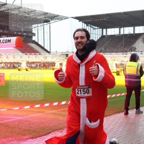 07.12.2025 - St. Pauli X-Mass-Run No. 15 Luisa Fischer http://msf.ph/oto/9385546 07.12.2025 11:35:33 Ziel 15, 2150, 240, 316, 2150, 2413, 2456, 2458, 2481, 2704, 2706, 3005, 3148, 3149, 4408 meine-sportfotos.de