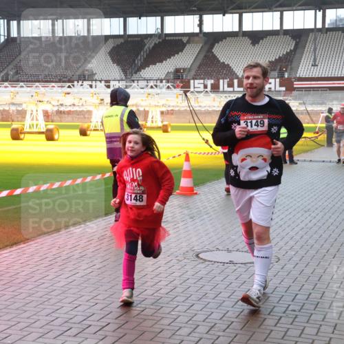 07.12.2025 - St. Pauli X-Mass-Run No. 15 Luisa Fischer http://msf.ph/oto/9385558 07.12.2025 11:35:38 Ziel 3148, 3149, 240, 240, 316, 527, 535, 2150, 2413, 2481, 2660, 2704, 2706, 3005, 3148, 3149, 4408 meine-sportfotos.de