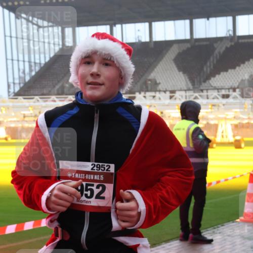 07.12.2025 - St. Pauli X-Mass-Run No. 15 Luisa Fischer http://msf.ph/oto/9385559 07.12.2025 10:17:56 Ziel 2952, 15, 152, 257, 268, 1161, 1162, 1762, 1963, 2663, 2688, 2725, 2952, 3229, 3522, 3804, 3874, 3987, 4114, 4127, 4339, 4764 meine-sportfotos.de