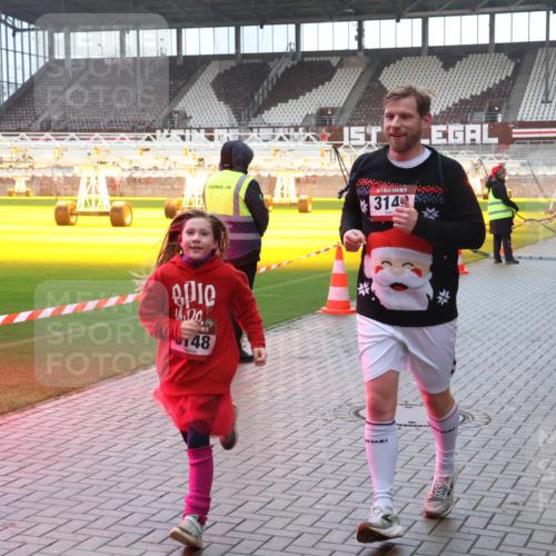07.12.2025 - St. Pauli X-Mass-Run No. 15 Luisa Fischer http://msf.ph/oto/9385560 07.12.2025 11:35:38 Ziel 100, 15, 48, 3149, 240, 240, 316, 527, 535, 2150, 2413, 2481, 2660, 2704, 2706, 3005, 3148, 3149, 4408 meine-sportfotos.de