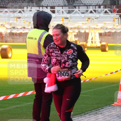 07.12.2025 - St. Pauli X-Mass-Run No. 15 Luisa Fischer http://msf.ph/oto/9385571 07.12.2025 11:35:41 Ziel 15, 3005, 240, 316, 527, 535, 2150, 2413, 2481, 2660, 3005, 3148, 3149, 4408 meine-sportfotos.de