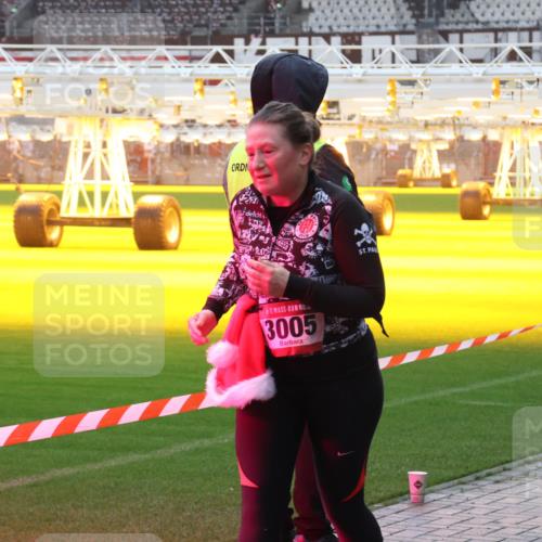 07.12.2025 - St. Pauli X-Mass-Run No. 15 Luisa Fischer http://msf.ph/oto/9385572 07.12.2025 11:35:42 Ziel 3005, 240, 316, 527, 535, 2150, 2413, 2481, 2660, 3005, 3148, 3149, 3967, 4408 meine-sportfotos.de
