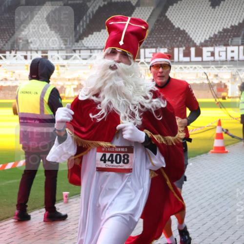 07.12.2025 - St. Pauli X-Mass-Run No. 15 Luisa Fischer http://msf.ph/oto/9385575 07.12.2025 11:35:43 Ziel 15, 4408, 240, 316, 527, 535, 2150, 2413, 2481, 2660, 3005, 3148, 3149, 3967, 4408 meine-sportfotos.de