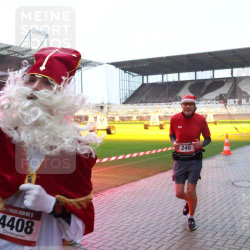 07.12.2025 - St. Pauli X-Mass-Run No. 15 Luisa Fischer http://msf.ph/oto/9385579 07.12.2025 11:35:44 Ziel 5, 4408, 240, 1, 240, 316, 527, 535, 2150, 2413, 2481, 2660, 3005, 3148, 3149, 3967, 4408 meine-sportfotos.de
