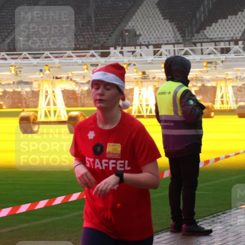 07.12.2025 - St. Pauli X-Mass-Run No. 15 Luisa Fischer http://msf.ph/oto/9385587 07.12.2025 10:17:57 Ziel 257, 268, 1161, 1162, 1963, 2663, 2688, 2725, 2952, 3229, 3522, 3804, 3874, 3987, 4114, 4127, 4227, 4339, 4764 meine-sportfotos.de