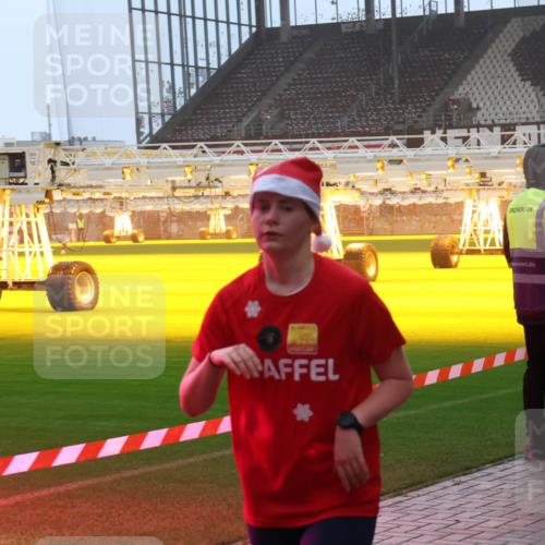 07.12.2025 - St. Pauli X-Mass-Run No. 15 Luisa Fischer http://msf.ph/oto/9385588 07.12.2025 10:17:58 Ziel 257, 268, 1161, 1162, 1963, 2663, 2688, 2725, 2952, 3229, 3522, 3804, 3874, 3987, 4114, 4127, 4227, 4339, 4764 meine-sportfotos.de