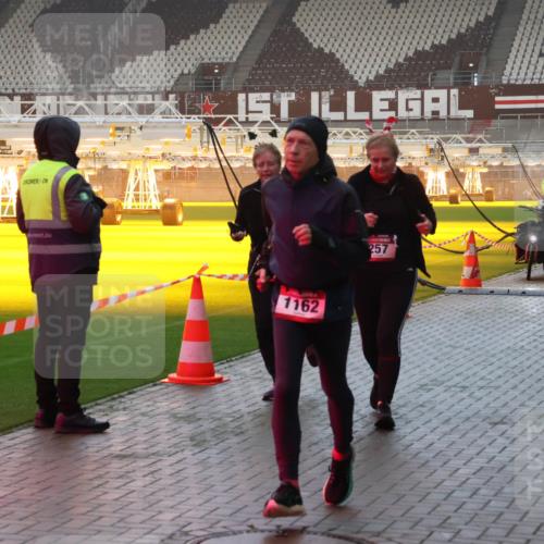 07.12.2025 - St. Pauli X-Mass-Run No. 15 Luisa Fischer http://msf.ph/oto/9385608 07.12.2025 10:18:01 Ziel 1162, 257, 2688, 257, 268, 1161, 1162, 1963, 2663, 2688, 2725, 2952, 3229, 3522, 3804, 3874, 4114, 4127, 4227, 4339, 4764 meine-sportfotos.de