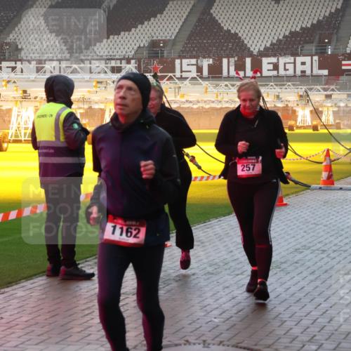 07.12.2025 - St. Pauli X-Mass-Run No. 15 Luisa Fischer http://msf.ph/oto/9385616 07.12.2025 10:18:02 Ziel 1162, 257, 2688, 257, 268, 1161, 1162, 1963, 2663, 2688, 2725, 2952, 3522, 3804, 3874, 4114, 4127, 4227, 4339, 4764 meine-sportfotos.de