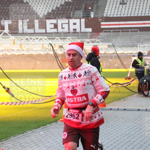07.12.2025 - St. Pauli X-Mass-Run No. 15 Luisa Fischer http://msf.ph/oto/9385629 07.12.2025 11:36:02 Ziel 2962, 1960, 240, 527, 535, 1960, 1962, 2150, 2660, 2902, 2962, 3148, 3149, 3967, 4408, 4816, 4823, 4843 meine-sportfotos.de