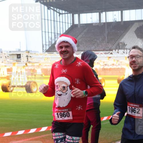 07.12.2025 - St. Pauli X-Mass-Run No. 15 Luisa Fischer http://msf.ph/oto/9385649 07.12.2025 11:36:11 Ziel 15, 1960, 15, 1962, 240, 311, 527, 535, 728, 1960, 1962, 2660, 2902, 2962, 3109, 3967, 4408, 4816, 4823, 4843 meine-sportfotos.de
