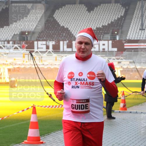 07.12.2025 - St. Pauli X-Mass-Run No. 15 Luisa Fischer http://msf.ph/oto/9385654 07.12.2025 11:36:14 Ziel 0, 14, 15, 4823, 4816, 311, 527, 535, 728, 1960, 1962, 2660, 2902, 2962, 3109, 3967, 4408, 4816, 4823, 4843 meine-sportfotos.de
